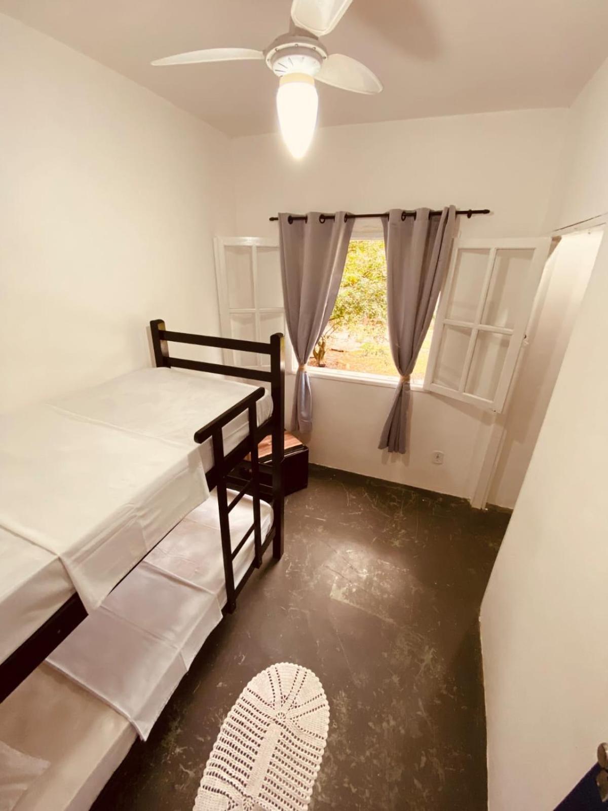 Quarto Duplo Standard com Banheiro Compartilhado